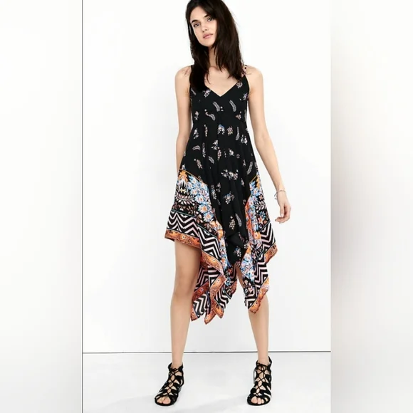 Express Floral Handkerchief Dress - Picture 3 of 10